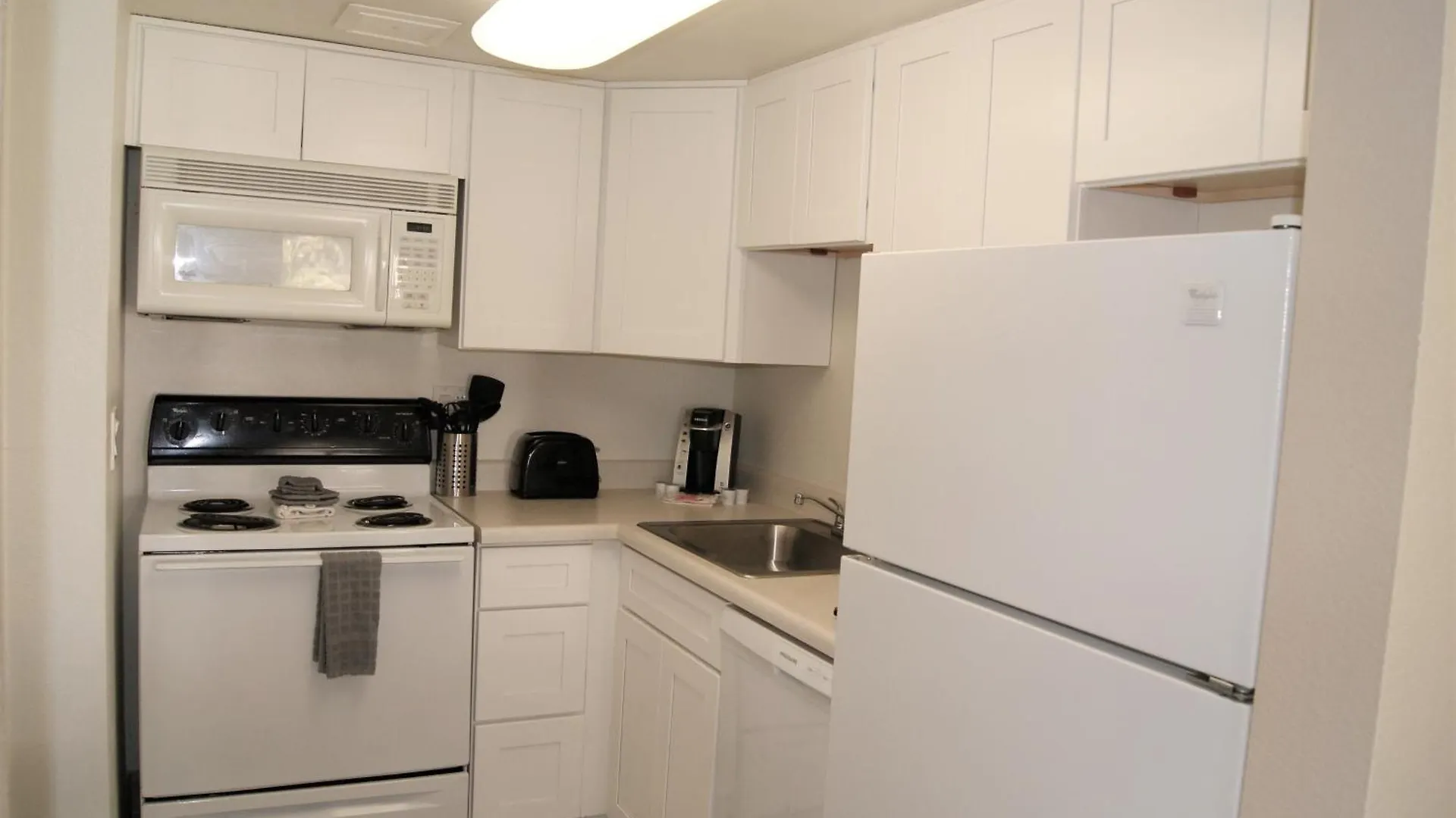 235 Fully Furnished 1Br Suite-Outdoor Pool Scottsdale